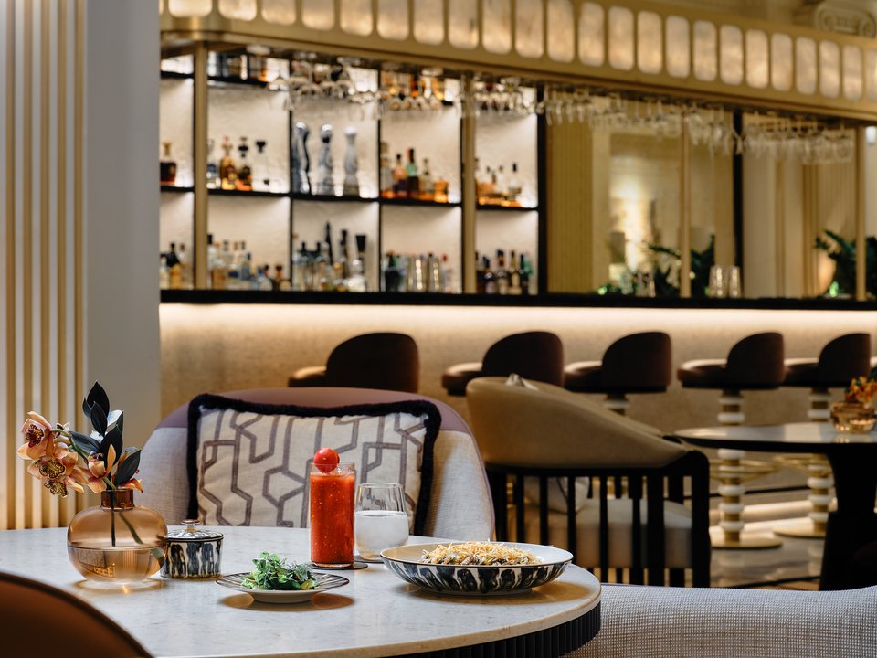 Ένας all day χώρος με μενού που έχoυν επιμεληθεί οι βραβευμένοι με αστέρι Michelin Αστέριος Κουστούδης και Νίκος Λειβαδιάς. 