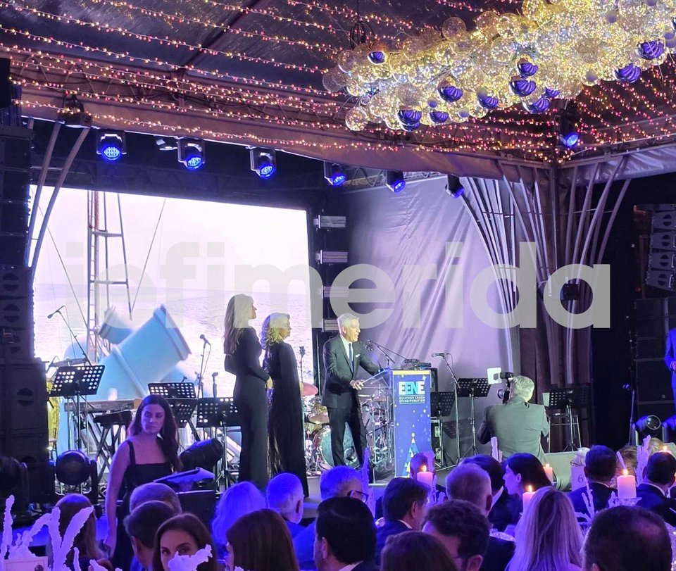 Το βραβείο του Hope Genesis παρέλαβε ο Στέφανος Χανδακάς. 