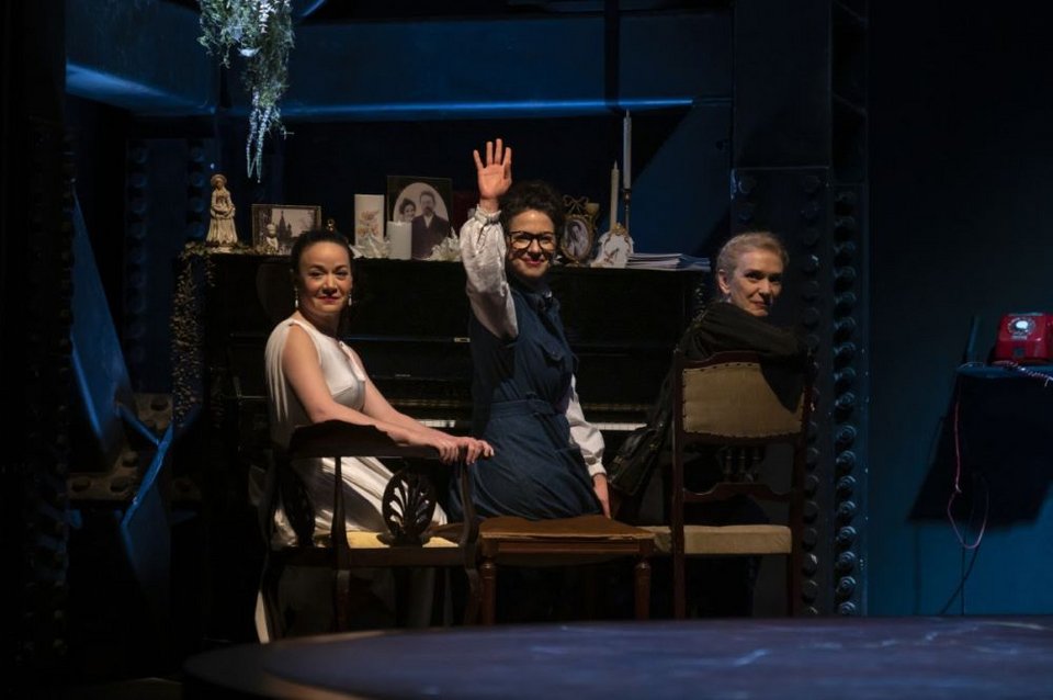 ΤΡΕΙΣ ΑΔΕΛΦΕΣ του Αντόν Τσέχωφ