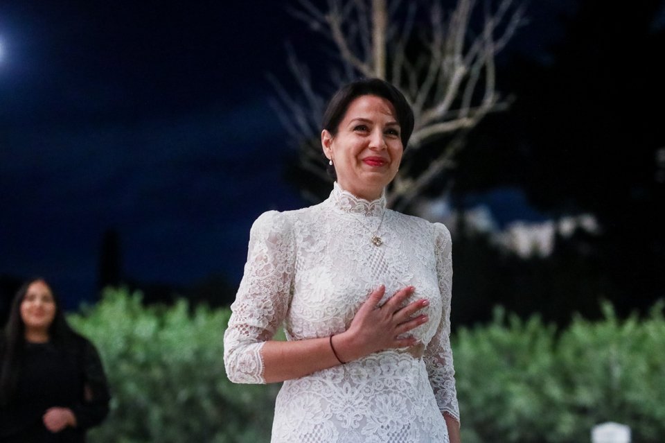 Η Μαρίνα Κοντοτόλη κατά την άφιξή της