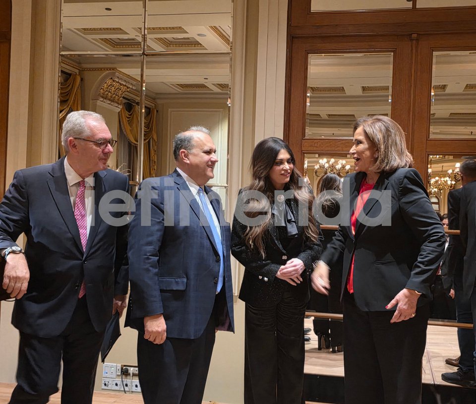 Βασίλης Κυριαζής, Νικ Λαρυγγάκης, Κίμπερλι Γκίλφοϊλ, Ντόρα Μπακογιάννη