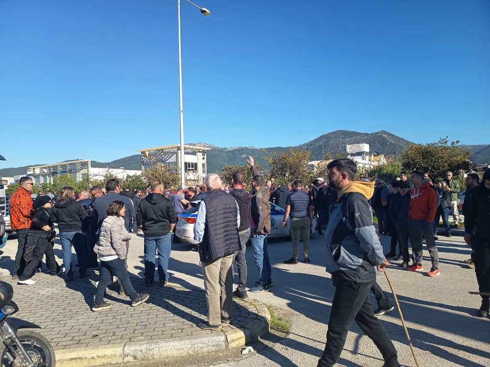 Αγρότες στο κέντρο της Ηγουμενίτσας