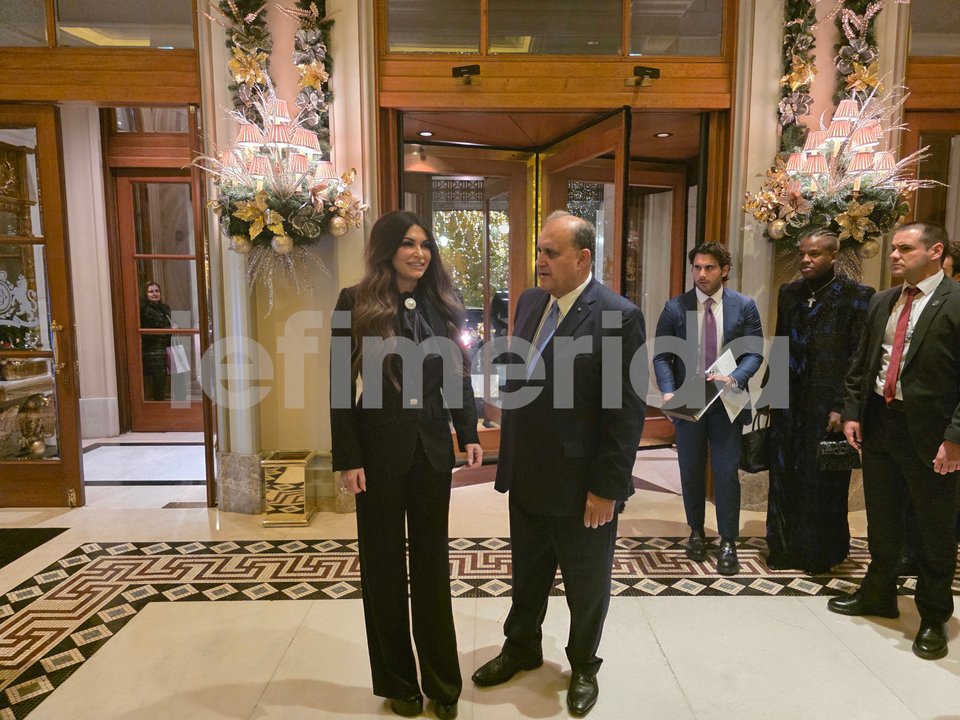 Κίμπερλι Γκίλφοϊλ, Νικ Λαρυγγάκης