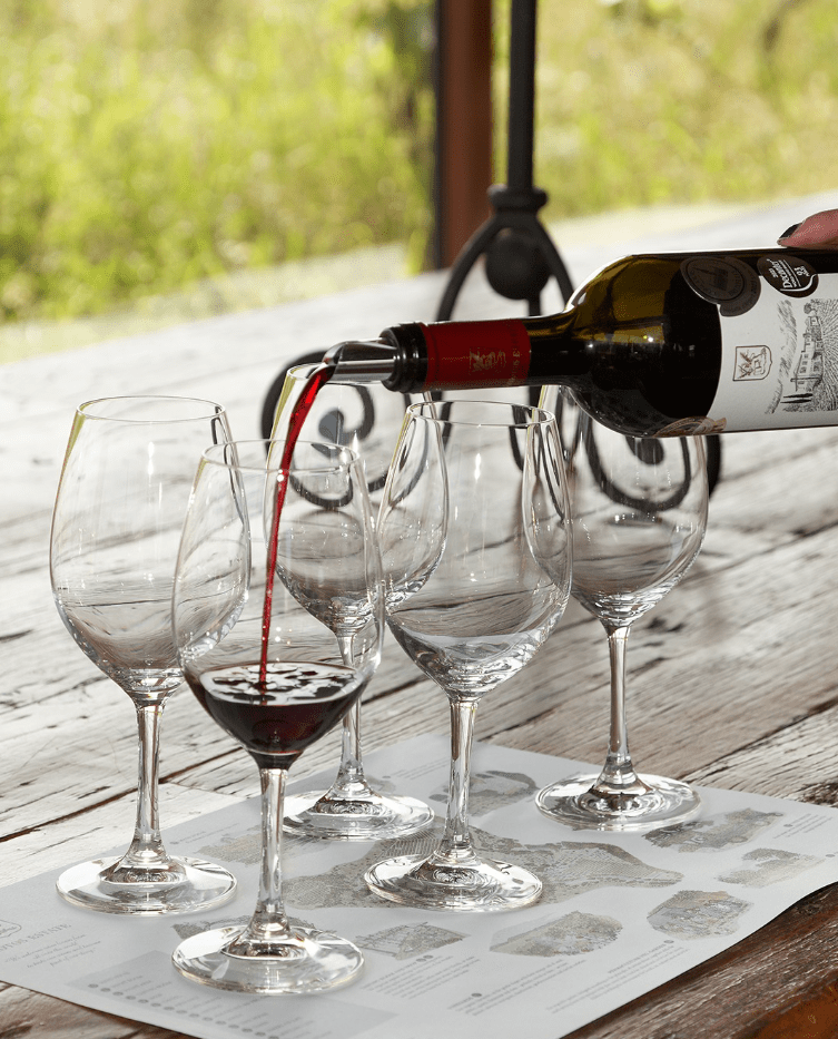 Mια μοναδική γευσιγνωσία 7 εκλεκτών κρασιών, αρμονικά συνοδευόμενη από πλατό τυριών και αλλαντικών στο πλαίσιο της εκδήλωσης «Χριστουγεννιάτικο Εργαστήρι» αυτό το Σάββατο στο Κτήμα Κοκοτού 