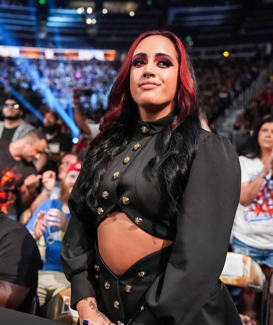 Η κόρη του Ντουέιν Τζόνσον, Άβα