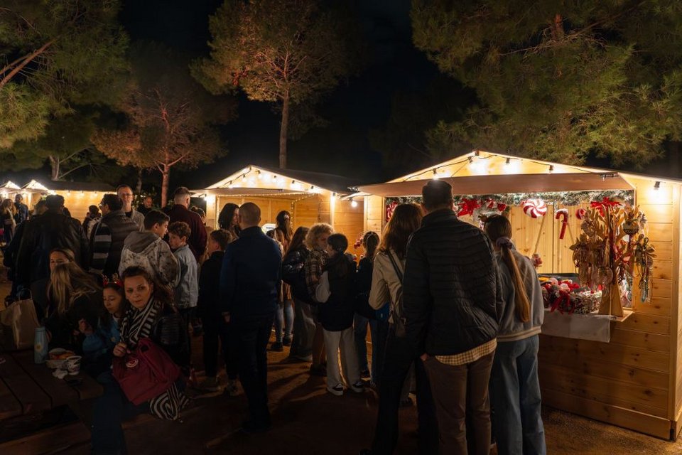 Από τις 13 Δεκεμβρίου ως τις 7 Ιανουαρίου, το Makers’ Market έρχεται για δεύτερη συνεχή χρονιά στο ΚΠΙΣΝ