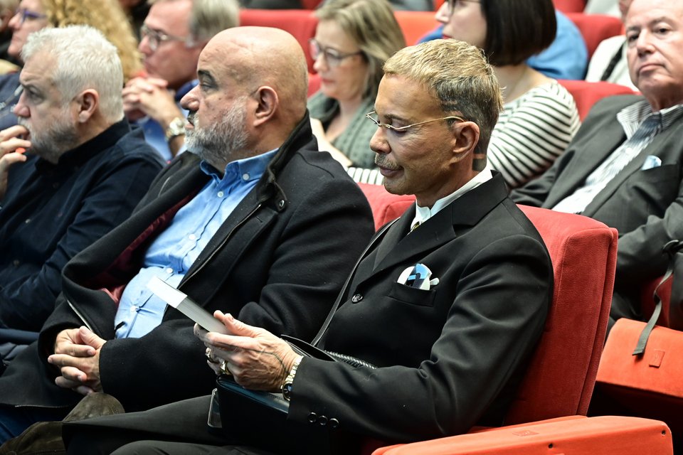 Ο Λάκης Γαβαλάς ήταν ανάμεσα στους καλεσμένους