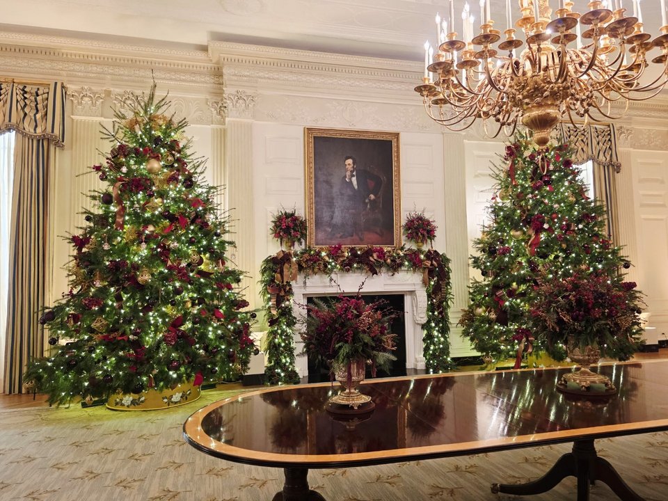 Τα δέντρα στο μεγάλο φουαγιέ