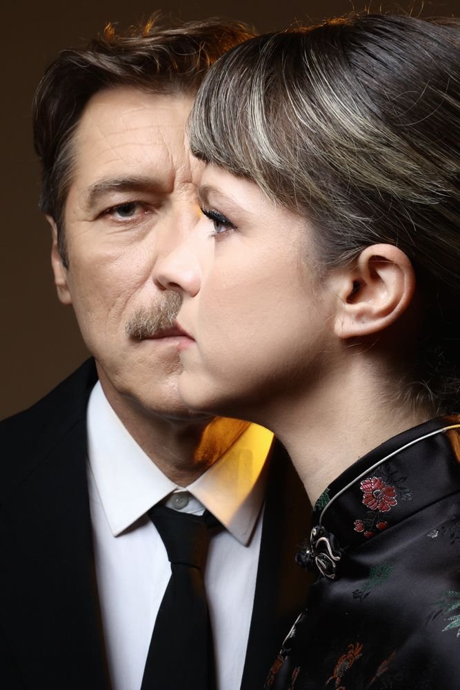 Ο Άρης (Γιάννης Στάνκογλου), μόλις βγαίνει από τη φυλακή, επιστρέφει στην Τρούμπα του Πειραιά για να αναζητήσει εκδίκηση. Εκεί συναντά ξανά την αγαπημένη του, τη Λόλα (Έλλη Τρίγγου)