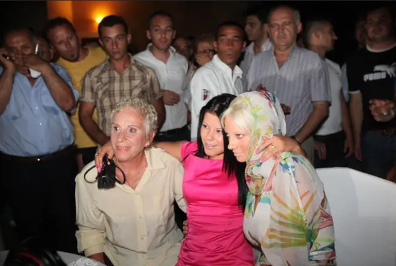 Με την Τζούλια Αλεξανδράτου