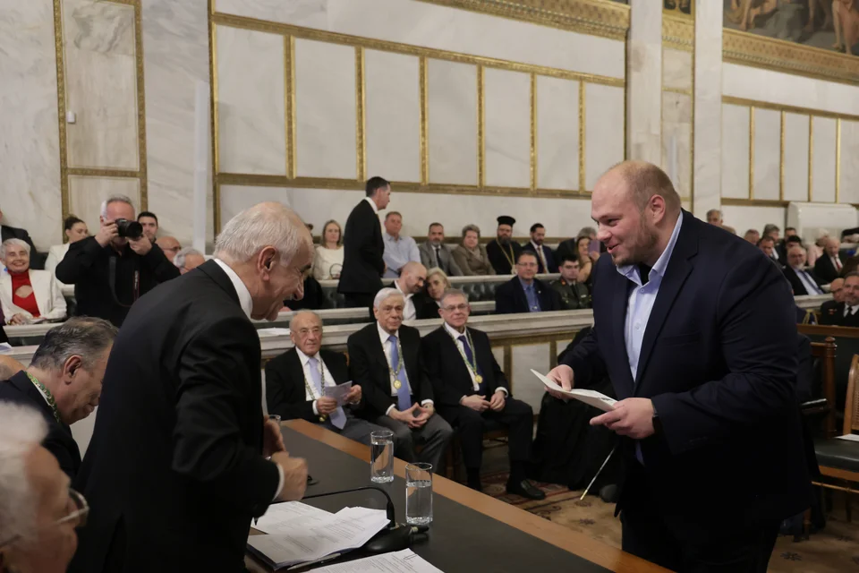 Ο σολίστ Μιχάλης Παούρης βραβεύθηκε από την Ακαδημία Αθηνών