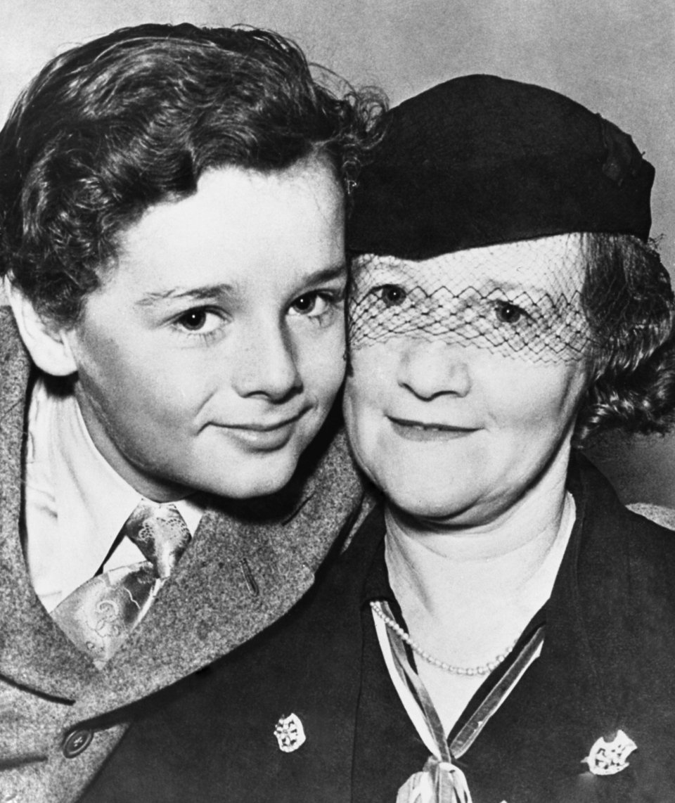 Ο Φρέντι Μπαρθόλομιου με τη θεία του, Μίλισεντ Μπαρθόλομιου, στις 20 Απριλίου 1936