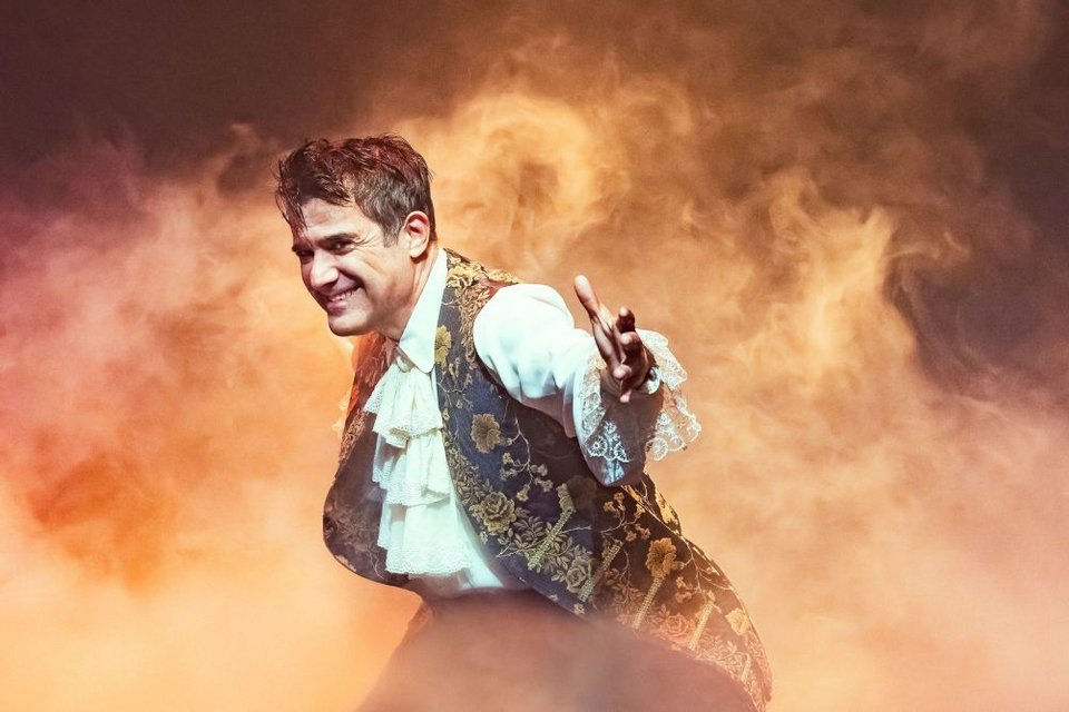 Πρωταγωνιστεί ο Γεράσιμος Γεννατάς