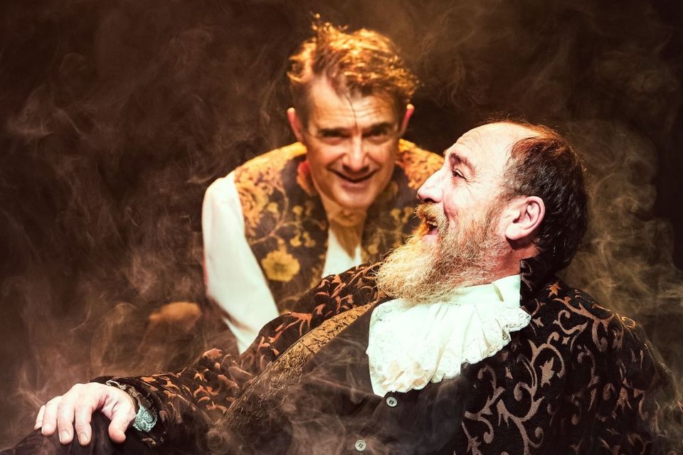 Πρεμιέρα στις 20 Δεκεμβρίου 2025 στην πόλη της Λάρισας στο Θέατρο «Κώστας Τσιάνος» 