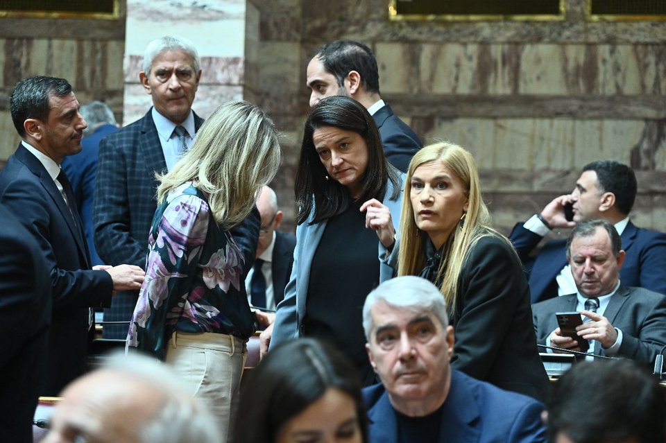 Η υπουργός Εργασίας Νίκη Κεραμέως και η Σέβη Βολουδάκη