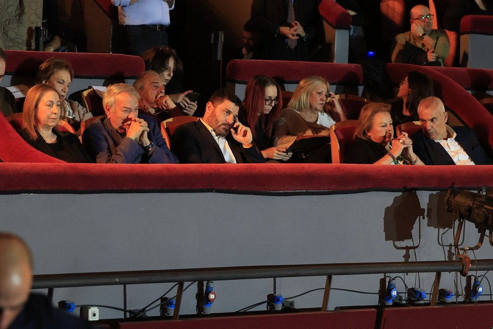 Επίσης εκεί Μαριλίζα Ξενογιαννακοπούλου, Νίκος Μπίστης, Διονύσης Τεμπονέρας, Λούκα Κατσέλη