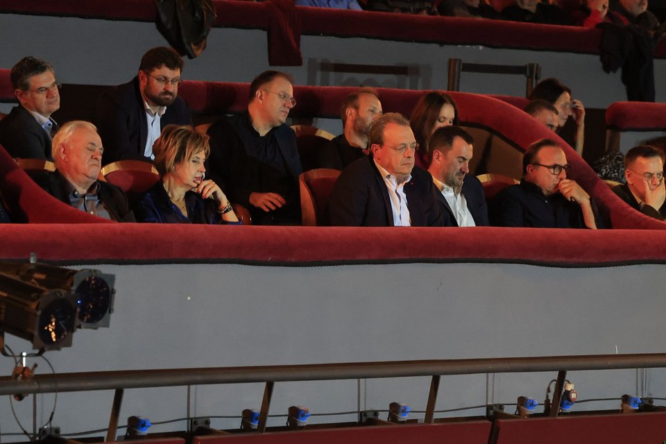 Και ο Γιάννης Δραγασάκης δίπλα στην Ολγα Γεροβασίλη