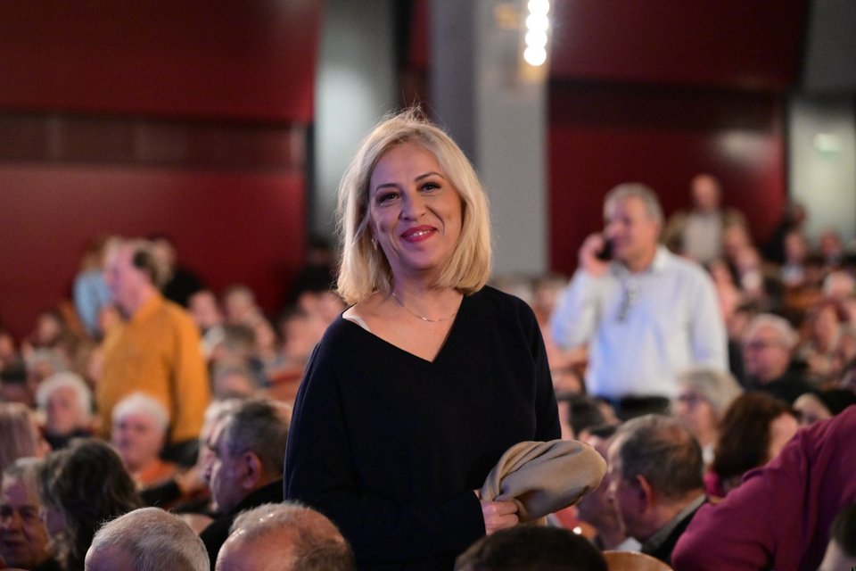 Ρένα Δούρου