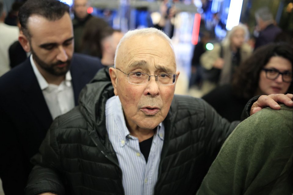 Κώστας Ζουράρις