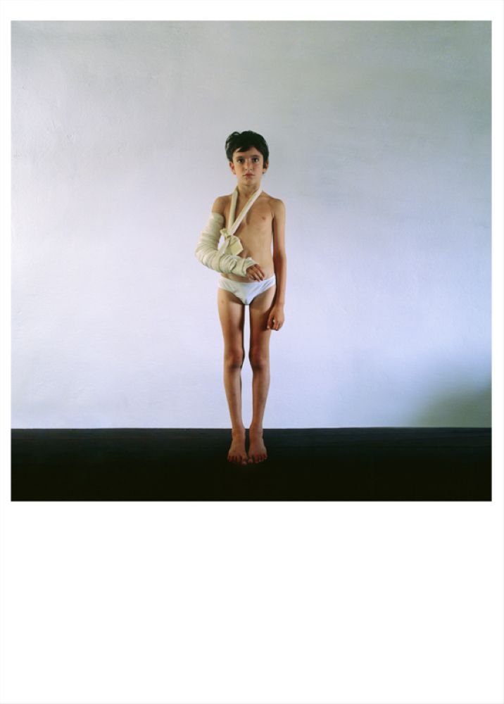 Τα έργα της καλύπτουν μια ευρεία γκάμα της εικαστικής της γλώσσας και εκκινούν από την τρέχουσα οικονομικοκοινωνική συνθήκη, στηλιτεύοντας τη φτώχεια, την οικονομική εξάρτηση, τις ανισότητες και τον πόλεμο