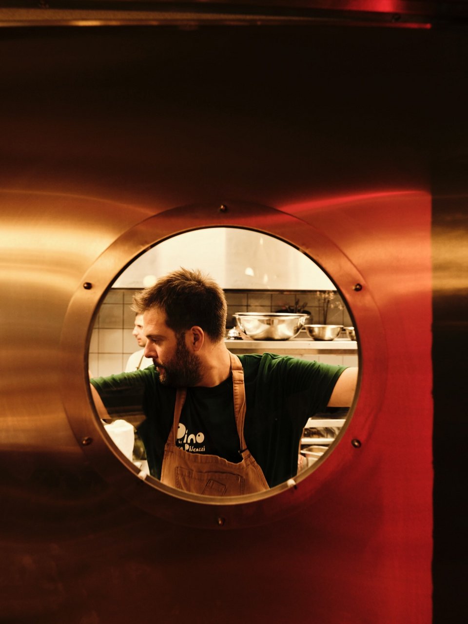 Ο Luca Piscazzi στην τρατορία του Pino στη Γλυφάδα / Φωτογραφία: pino_athens/Instagram