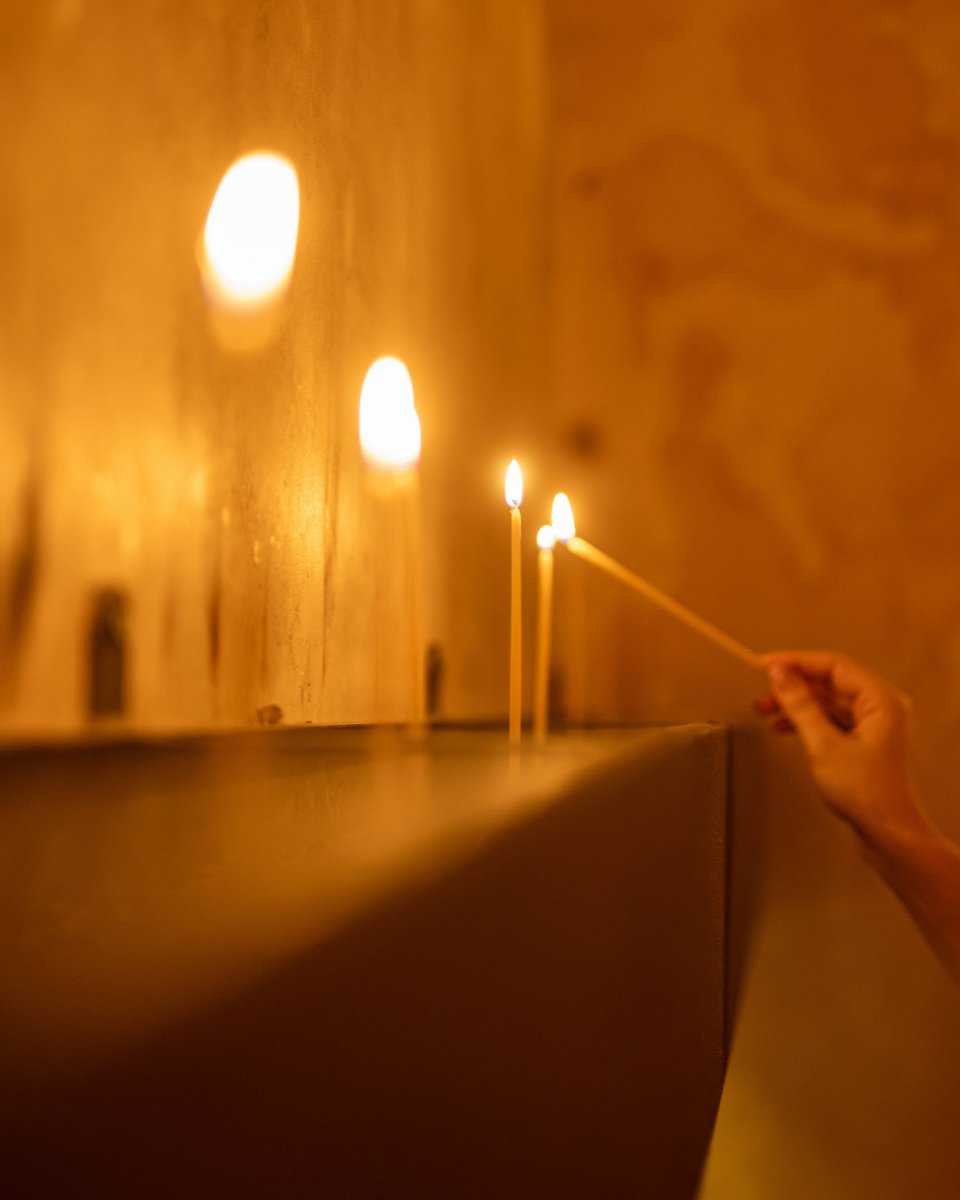 Στον Προφήτη ανάβεις κερί πριν παραγγείλεις το ποτό σου / Φωτογραφία: profitis_spritzeria/Ιnstagram