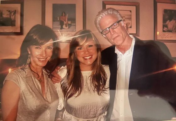 Πελάτες εκείνη την ημέρα ήταν οι ηθοποιοί Μέρι Στίνμπεργκεν και ο σύζυγός της Τεντ Ντάνσον 