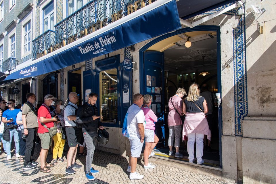Το Antiga Confeitaria de Belém στη Λισαβόνα /Φωτογραφία: Shutterstock