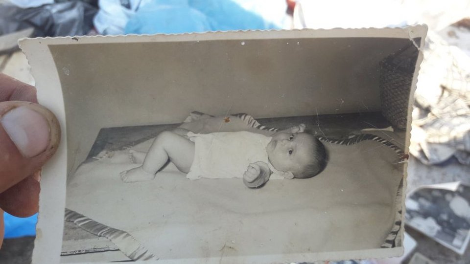 Αναμνήσεις μιας ζωής πεταμένες στα σκουπίδια