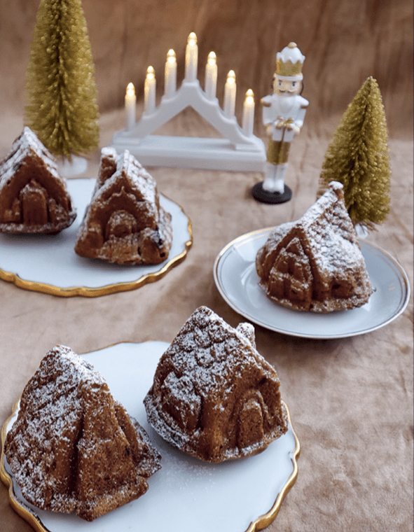Ένα ζεστό, εμπνευστικό ταξίδι στην κουζίνα των Χριστουγέννων, γεμάτο αγάπη, γεύσεις και τη μοναδική φροντίδα της MamaTsita, στις σελίδες ενός βιβλίου που μόλις κυκλοφόρησε από τις εκδόσεις Key Books