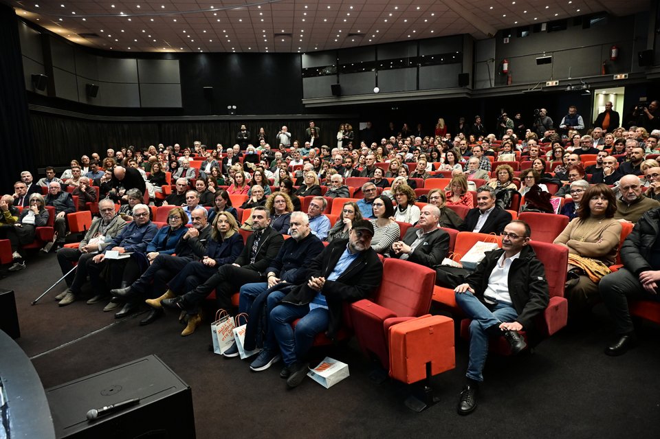 Πλήθος κόσμου στο Γαλλικό Ινστιτούτο στην παρουσίαση του βιβλίου