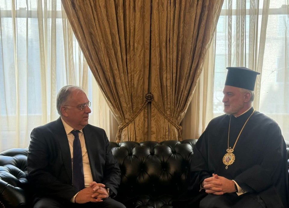  Ο Τάκης Θεοδωρικάκος με τον Αρχιεπίσκοπο Αμερικής Ελπιδοφόρο 