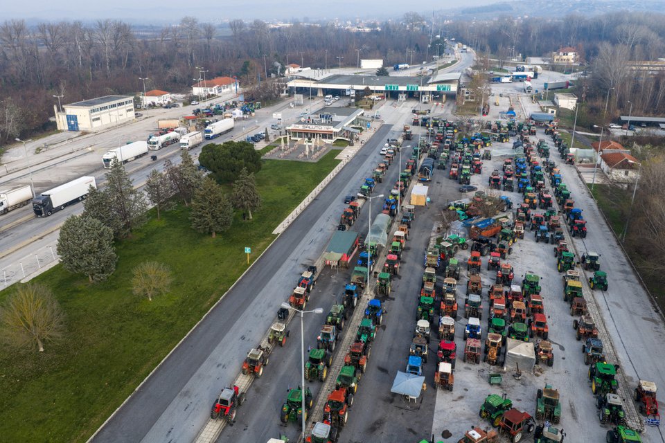 Κλιμακώνουν τις κινητοποιήσεις τους οι αγρότες ενόψει εορτών / Φωτογραφία: EUROKINISSI  
