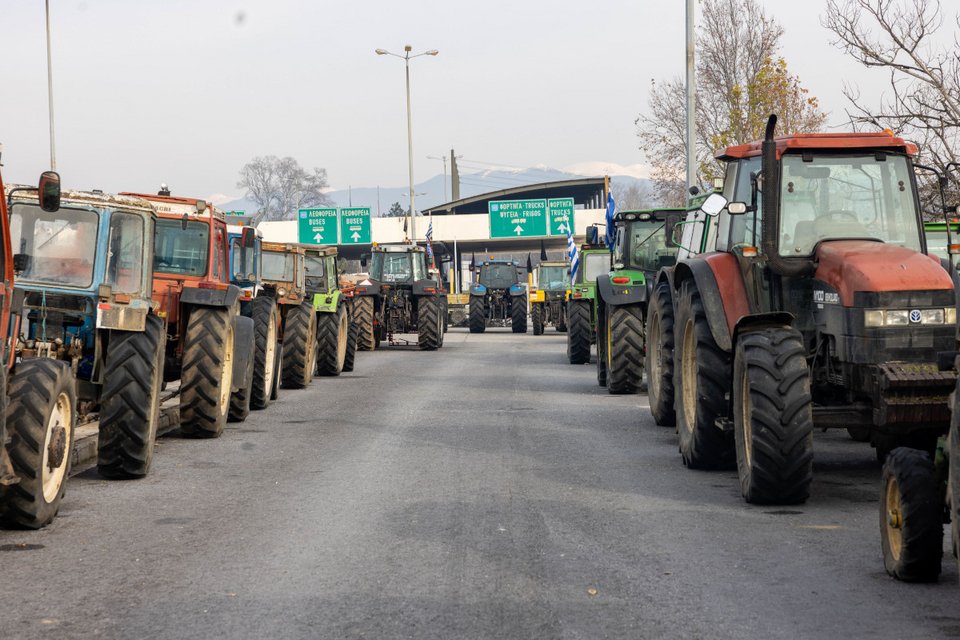 Κλιμακώνουν τις κινητοποιήσεις τους οι αγρότες ενόψει εορτών / Φωτογραφία: EUROKINISSI 