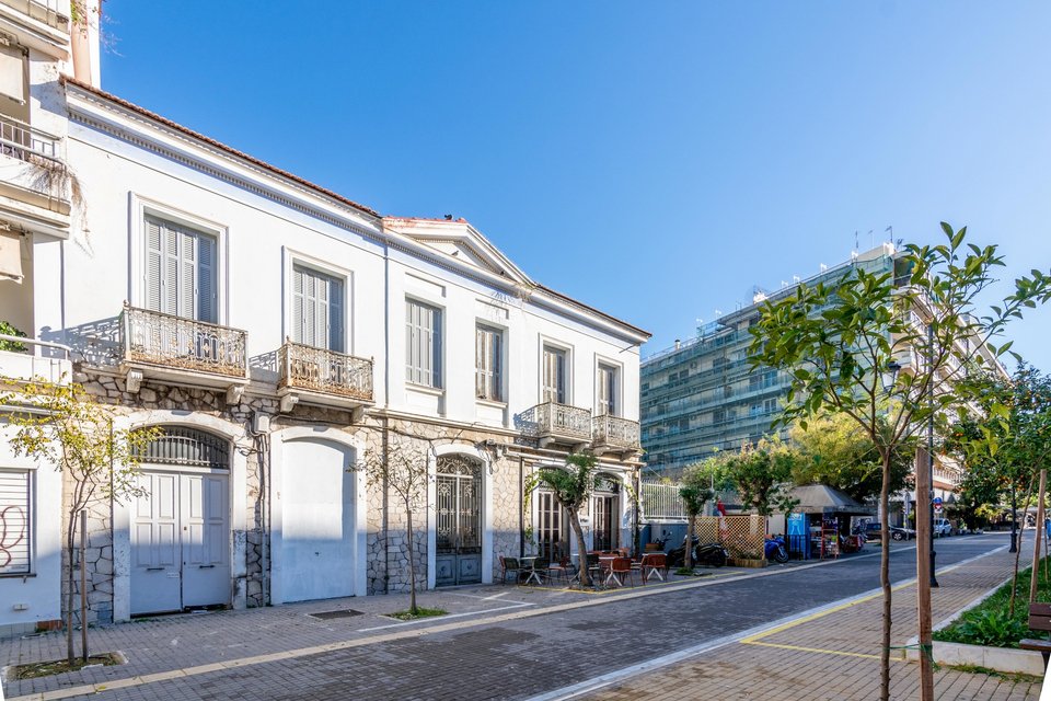 Το νεοκλασικό στην Τριών Ναυάρχων