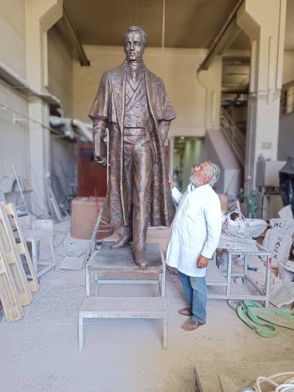 Ο γλύπτης Γιάννης Μπαρδής 