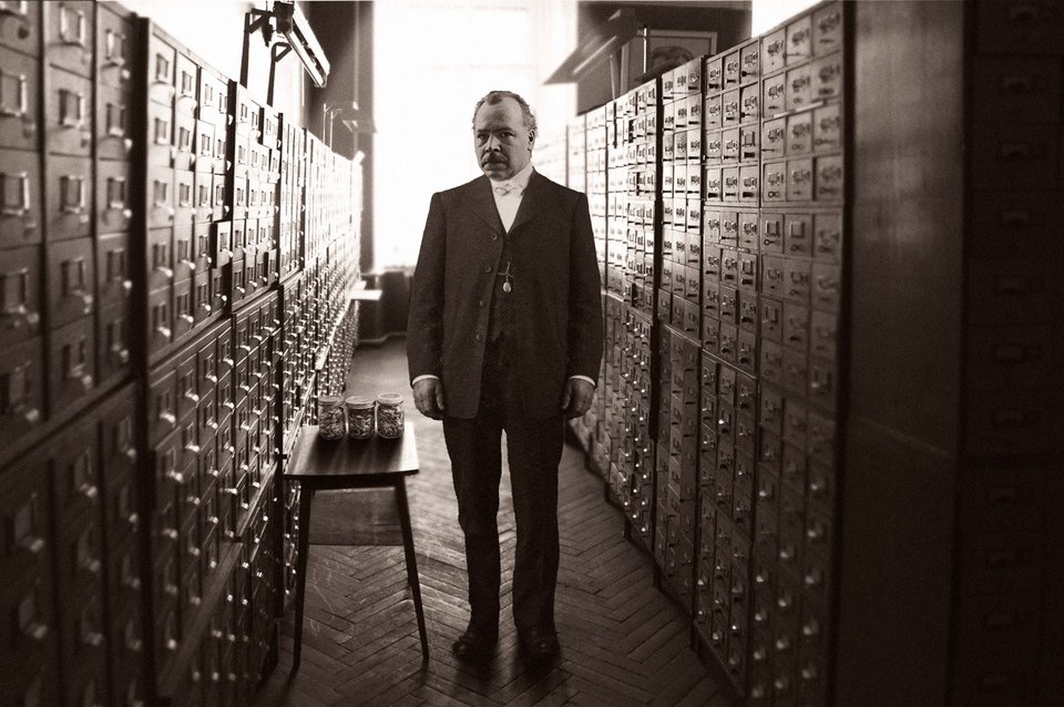 Στα νεανικά του ημερολόγια έγραφε ότι όφειλε να αφιερώσει τη ζωή του στην επιστήμη, όχι ως αφηρημένη γνώση αλλά ως μέσο βελτίωσης της ανθρώπινης μοίρας / WIKIPEDIA