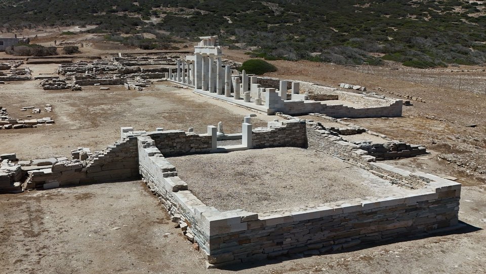  Αεροφωτογραφία των αναστηλωμένων λατρευτικών κτιρίων του τεμένους (άποψη από Α)