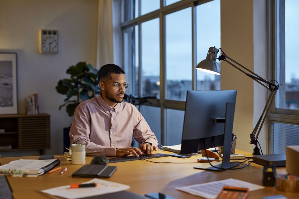 Η έρευνα επιχειρεί να απαντήσει σε ένα απλό αλλά ουσιαστικό ερώτημα: ποια είναι τα υψηλότερα αμειβόμενα επαγγέλματα για καθέναν από τους 16 τύπους προσωπικότητας του Myers-Briggs; / SHUTTERSTOCK