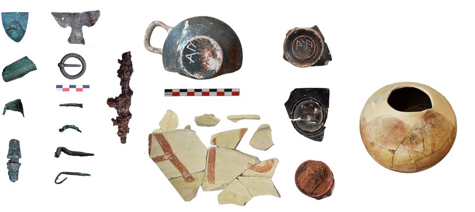  Μεταλλικά αντικείμενα και ενεπίγραφα αγγεία από την ανασκαφή