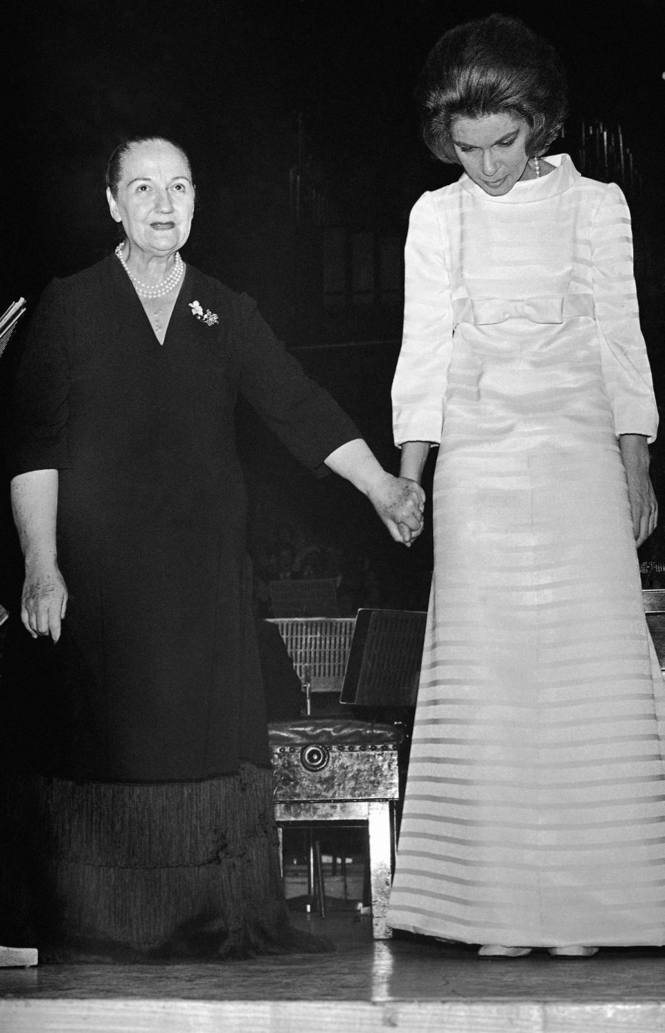 Πριγκίπισσα Ειρήνη με την δασκάλα πιάνου της