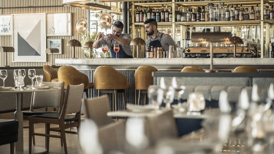 To μπαρ του Mercato / Φωτογραφία: Courtesy of Four Seasons Astir Palace Hotel Athens