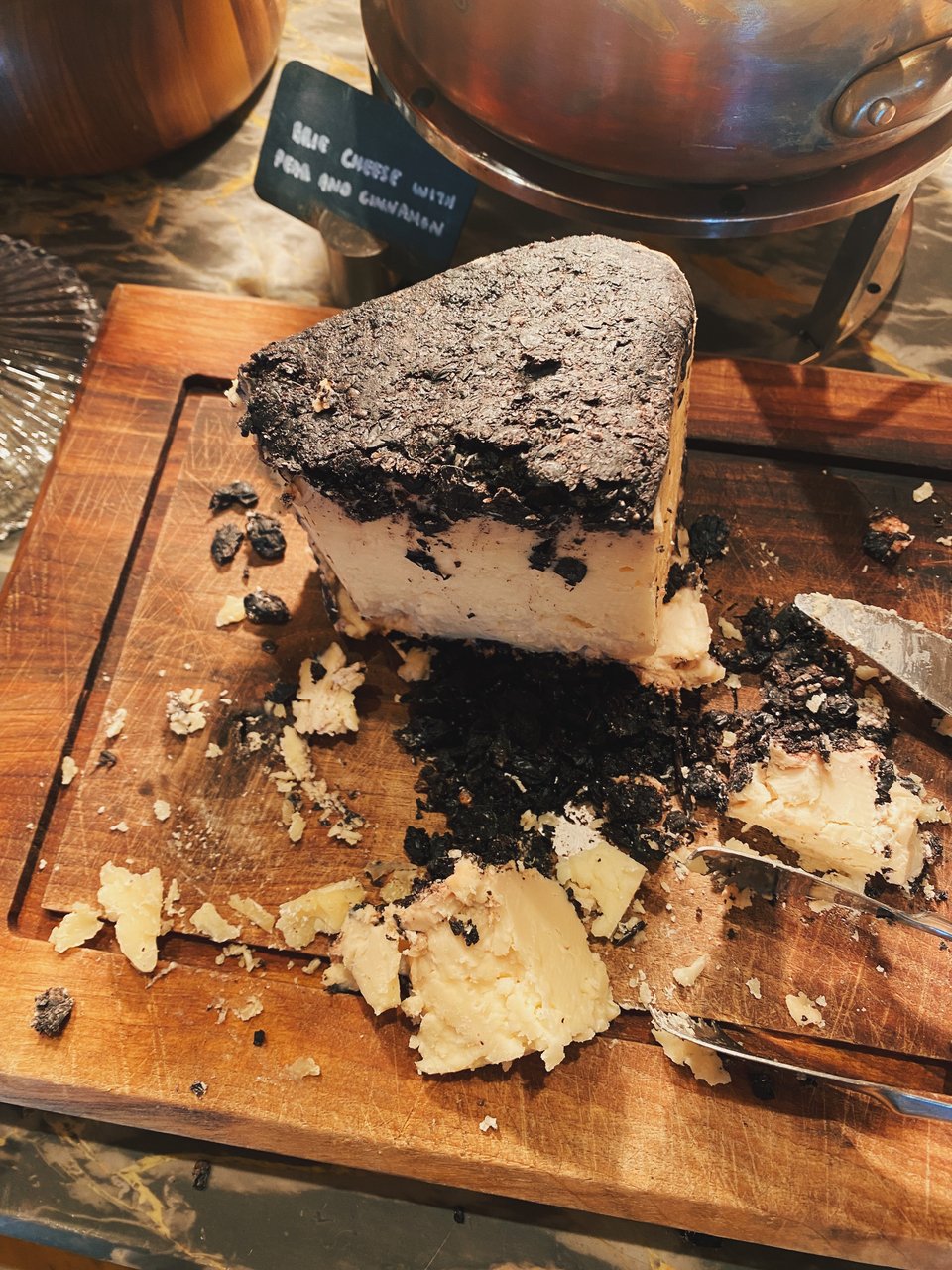 Παλαιωμένο κατσικίσιo τυρί του Beppino Occelli / Φωτογραφία: Μάνος Λειβαδάρος / iefimerida