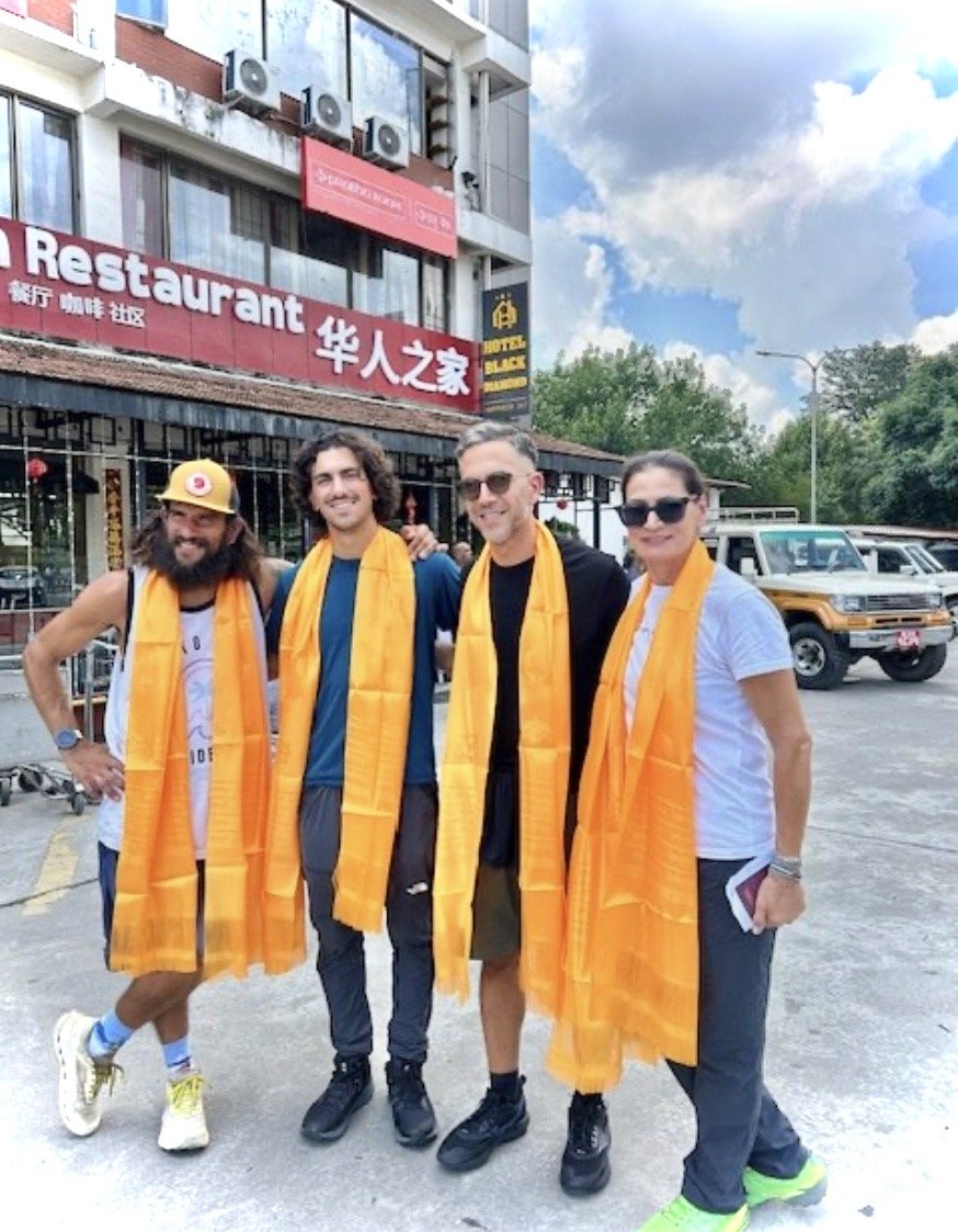 Η Πόπη Συκάρη-Κόνη με τους συντελεστές του ντοκιμαντέρ Σταύρο Ιωαννίδη, Μάνο Αρναουτάκη και Κλεομένη Κουφαλιώτη