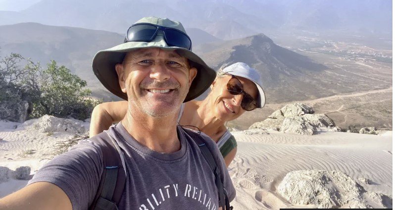 Ο Alan Wood, η σύζυγός του Irenka Wood και τα παιδιά τους, Rowan, Darroch και Yewan, άφησαν πίσω τους τη σταθερότητα της στεριάς και διέσχισαν τον κόσμο με ένα ιστιοπλοϊκό μήκους 16 μέτρων / FACEBOOK