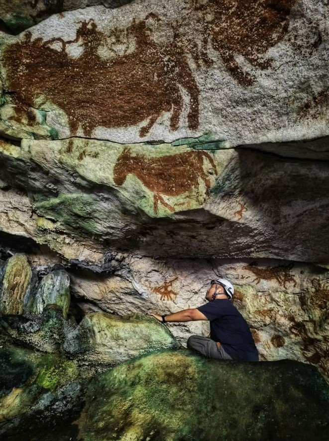 Υπάρχει και ένα στοιχείο που κάνει αυτά τα αποτυπώματα ακόμη πιο αινιγματικά. Δεν πρόκειται για τυπικά στένσιλ χεριών / NATURE