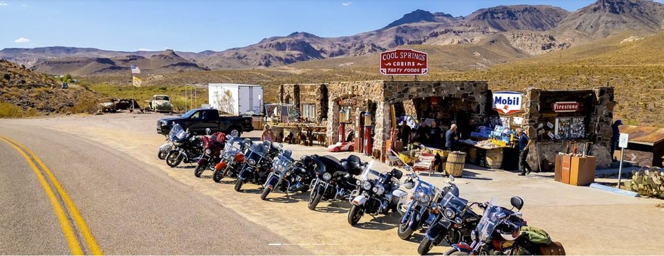 Φέτος η θρυλική Route 66 κλείνει έναν αιώνα ζωής και, με έναν τρόπο σχεδόν παράδοξο, γιορτάζει τα γενέθλιά της ως δρόμος που εδώ και δεκαετίες δεν υπάρχει «επίσημα» ως ενιαίος αυτοκινητόδρομος / SHUTTERSTOCK 