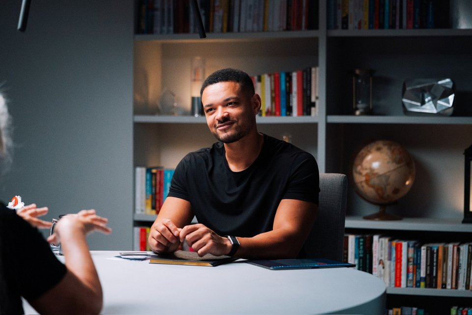 Ο επιχειρηματίας και podcaster, Στίβεν Μπαρλέτ / Facebook @﻿Steve Bartlett 