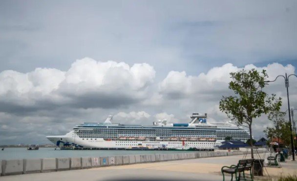 Το κρουαζιερόπλοιο στο οποίο εργάστηκε ως φωτογράφος η Σου Μπαρ