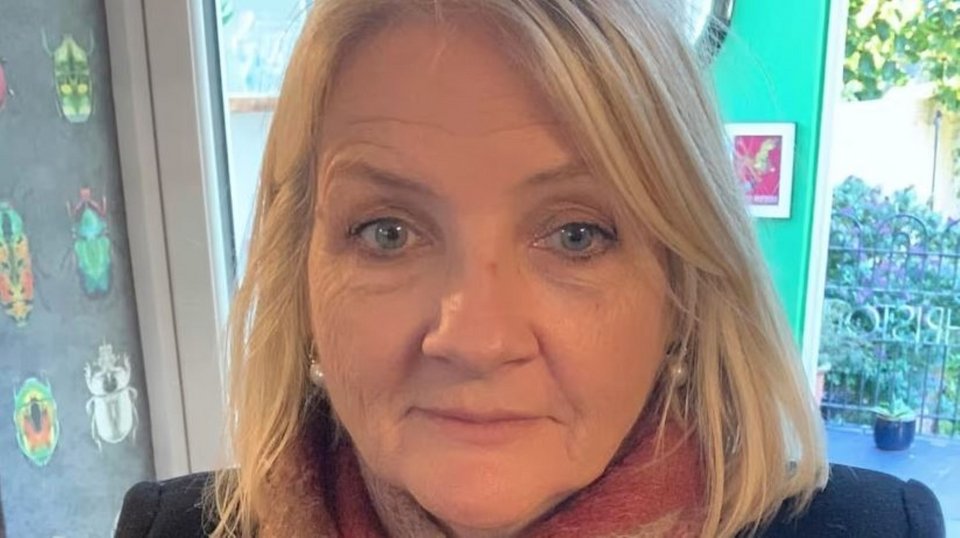 Η 63χρονη νοσοκόμα Ντενίζ Έλιοτ